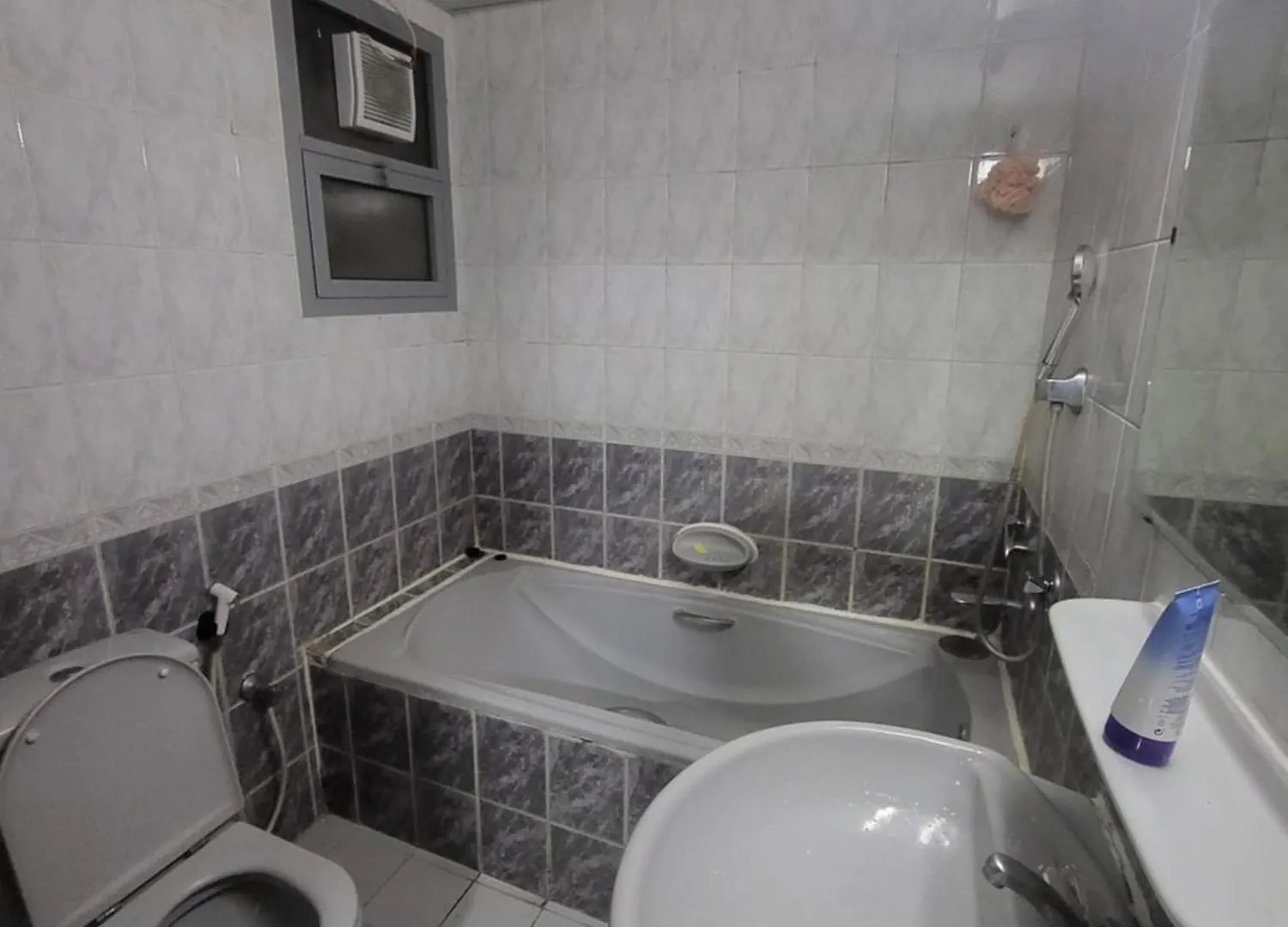 Corniche Full Studio Apartment 5*, Abu Dhabi